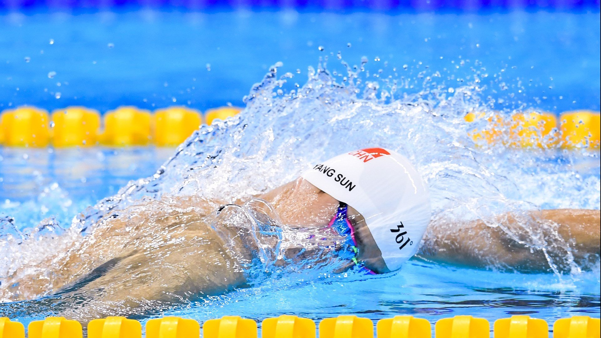 爱游戏体育在线-全国健身健美锦标赛选手展现完美身材,全国健美健身竞赛